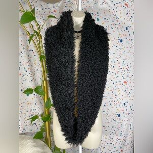 NWT Marcus Adler Cozy Black faux sheep fur teddy bear infinity Scarf collar